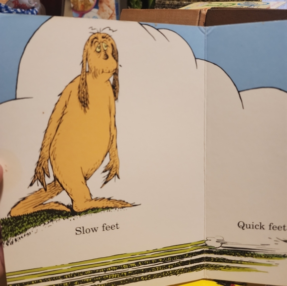 2 Dr. Seuss Books - Picture 6 of 7
